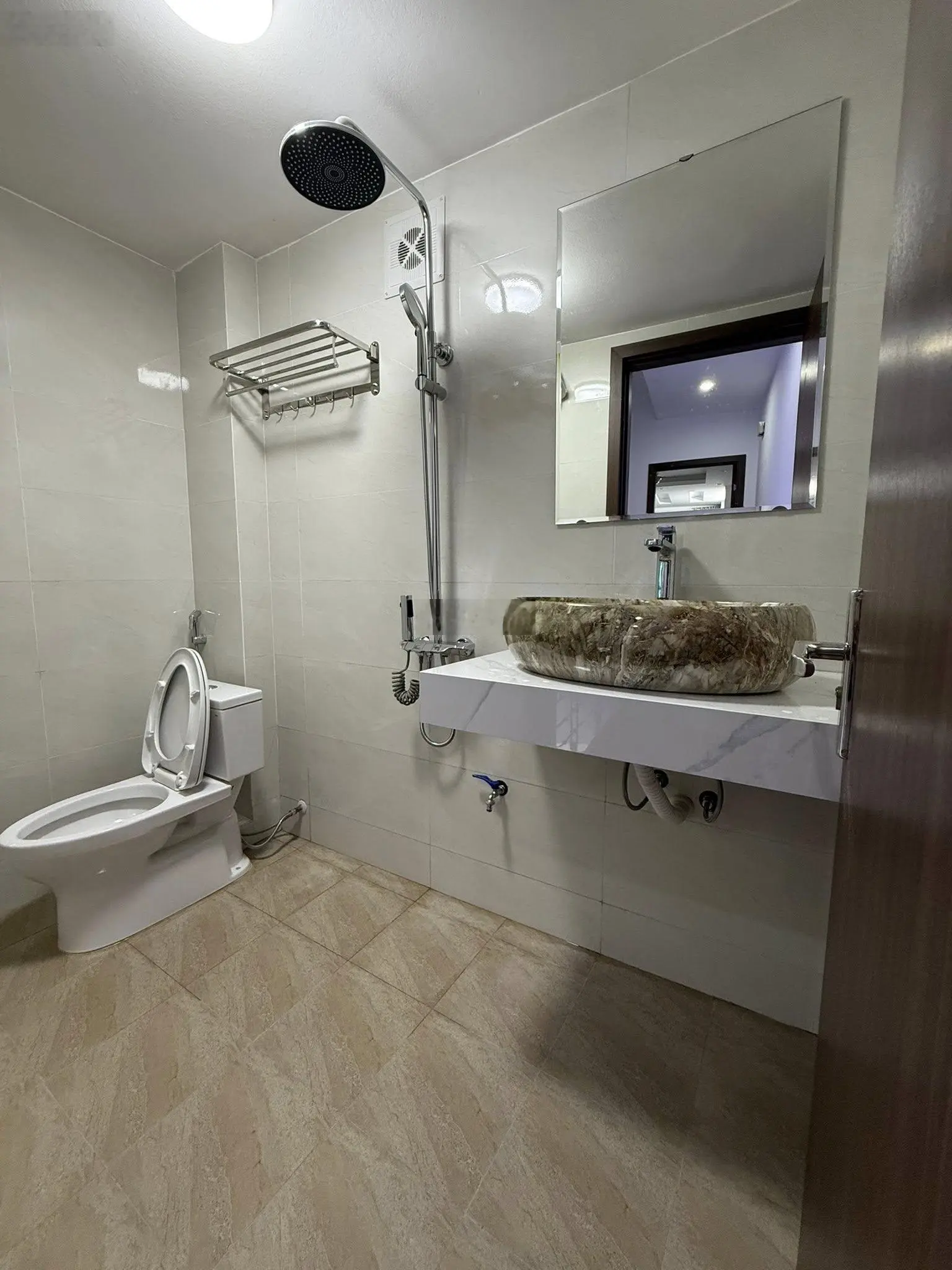 Bán Nhà Cực Đẹp Gần Đền Lừ, Hoàng Mai, Ô Tô Đỗ Cửa, 37m2, 5 Tầng, Đầy Đủ Nội Thất Đẹp, Giá Chỉ 8,5T