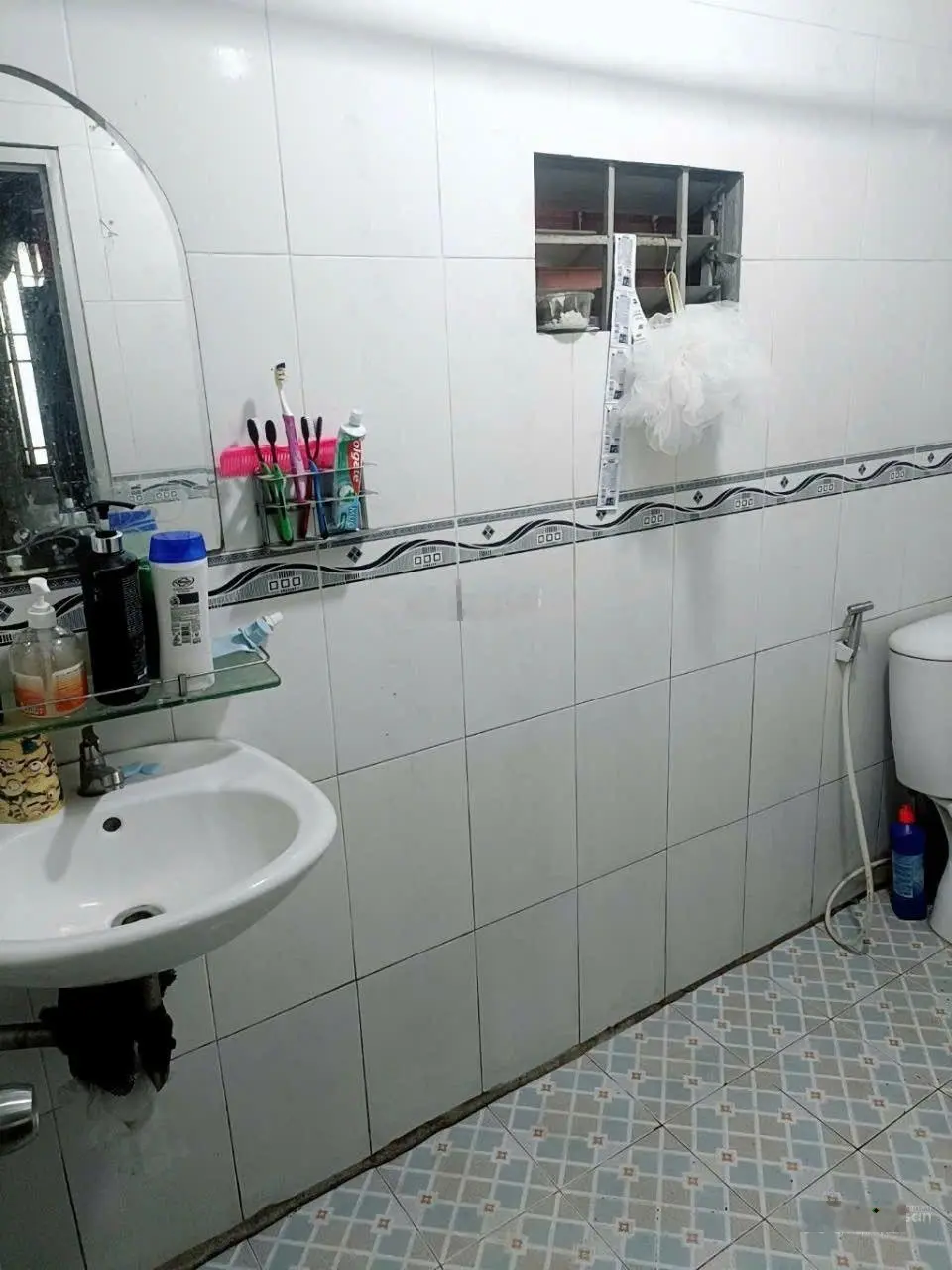 Nhà cấp 4 hiện trạng đẹp ở ngay, mặt tiền đường Hồng Sến, P. Long Thạnh Mỹ , Q.9