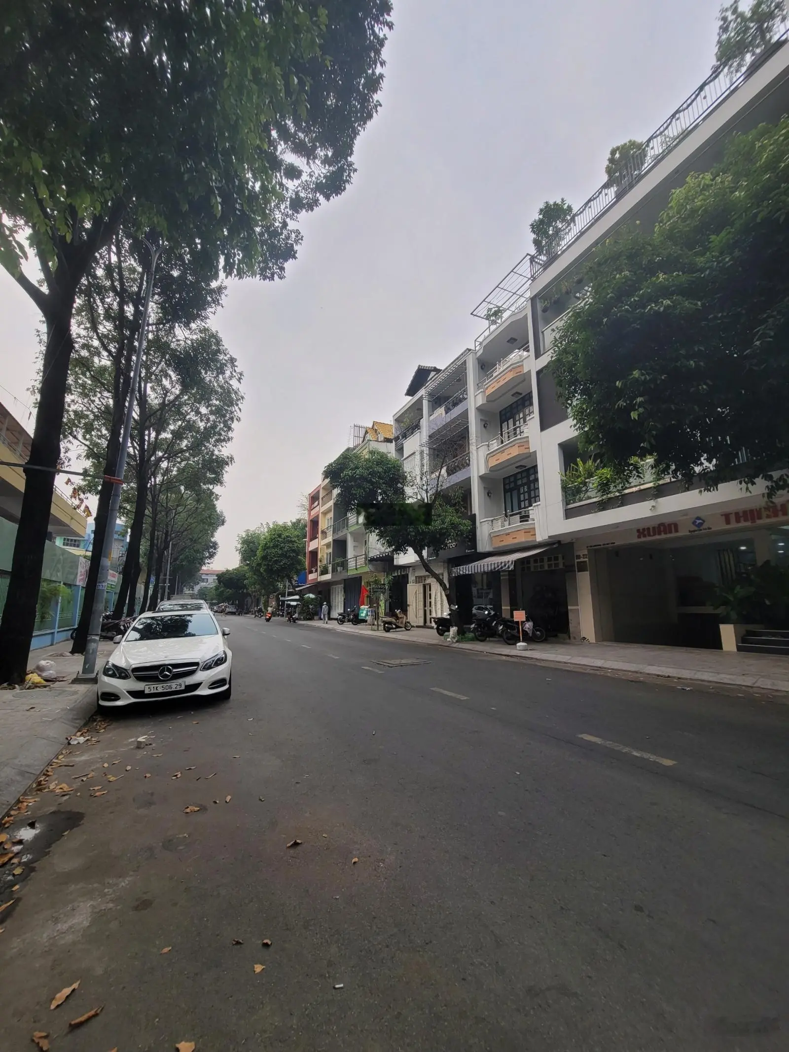 Siêu phẩm ! Ngang lớn- Hầm- 7 tầng.Khu Phan Xích Long -8,2 x26 m DT:208,2m2.Sàn 890m2 .Giá 35 tỷ TL