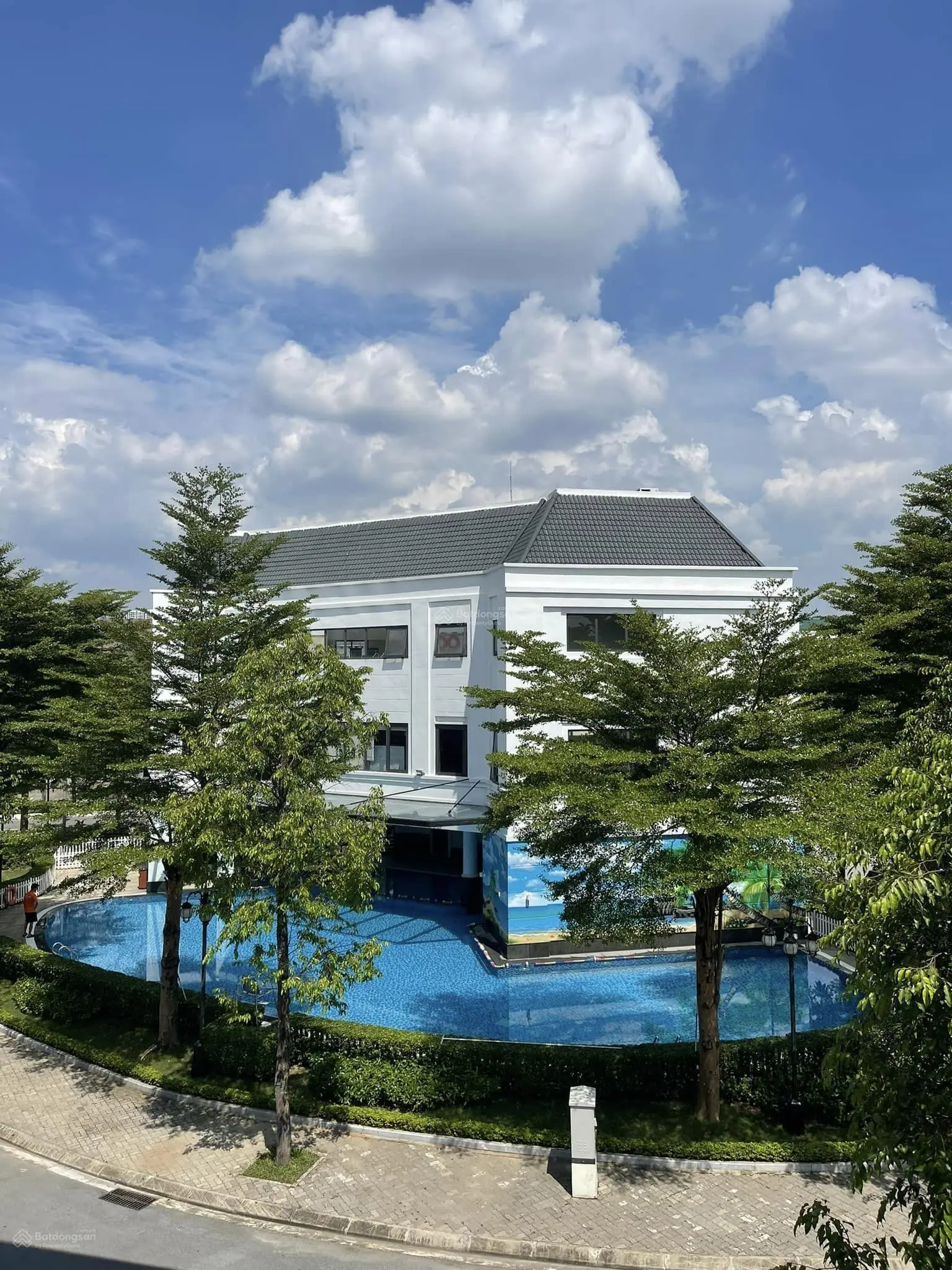 Chính chủ bán nhanh biệt thự Vinhomes Thăng Long trục chính, gần hồ, giá tốt nhất TT