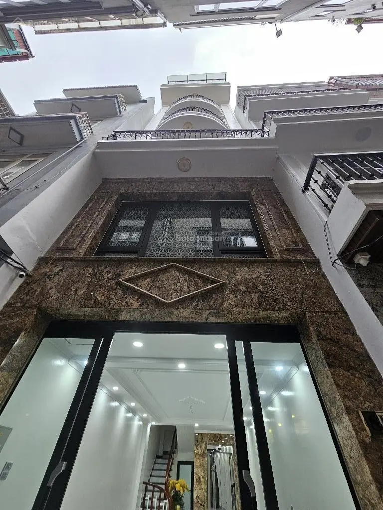 Nhà mới toanh - vị trí đẹp - gara ô tô - thang máy - hiếm