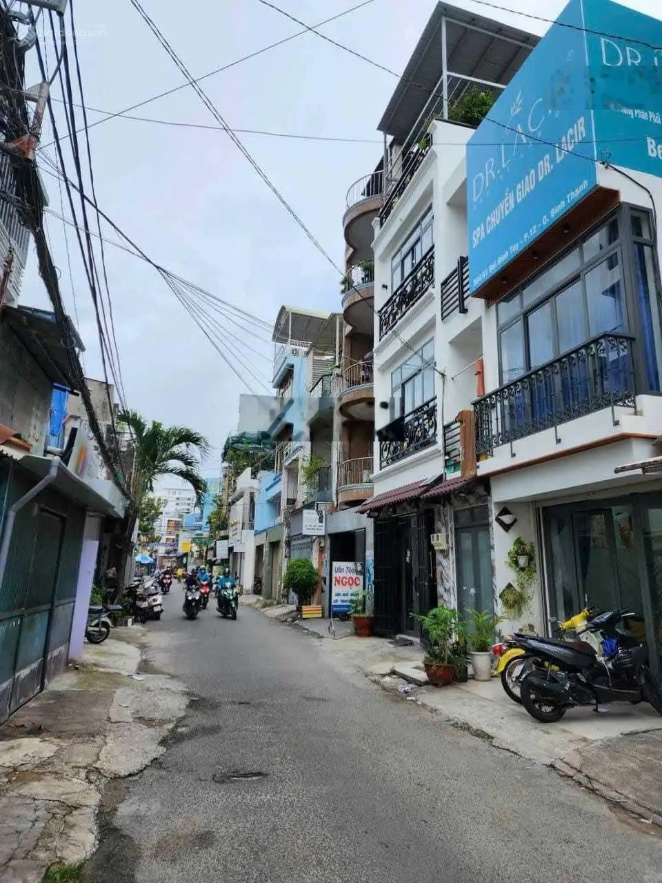 NHÀ ĐẸP LÊ QUANG ĐỊNH , BÌNH THẠNH ; DT 80M2( 7,9 *10,2) ,4 TẦNG , Ô TÔ VÀO NHÀ _ 12,3 TỶ TL
