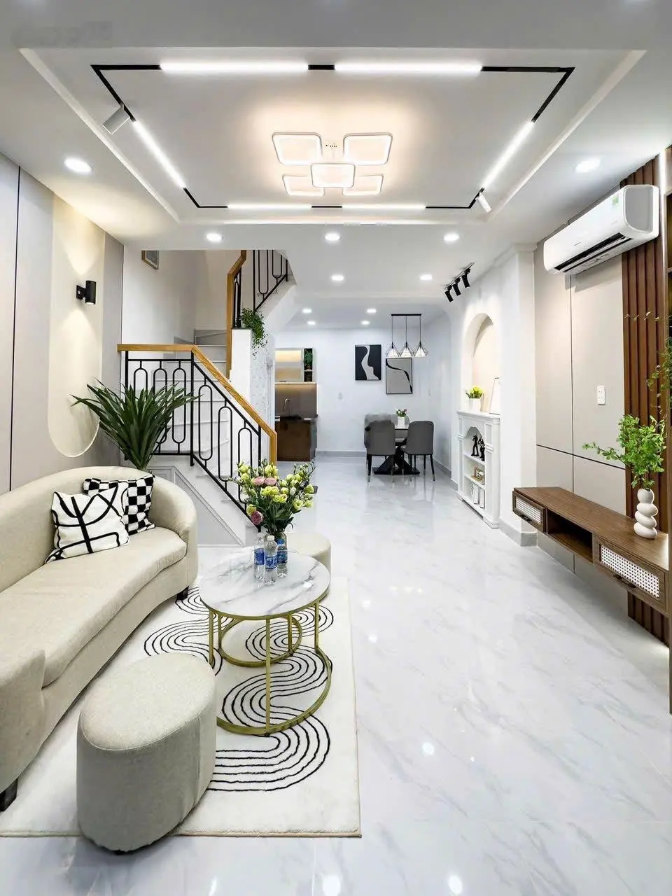Bán nhà có thang máy, 4 lầu, Đ. Đào Duy Anh Phường 9 Phú Nhuận, DT 75m2, LH 0896 465 ***