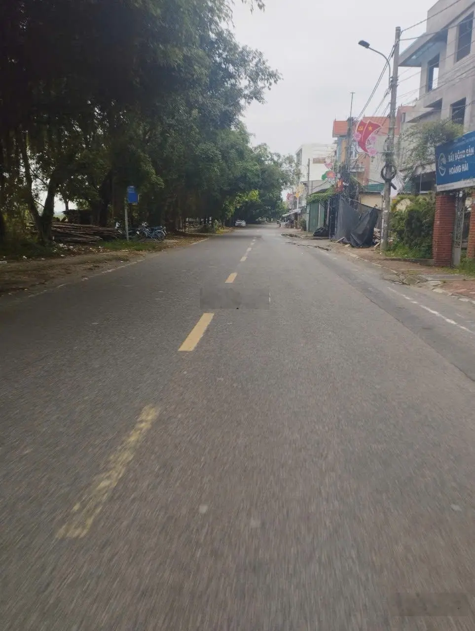 B.á.n nhà, thôn đìa, nam hồng, trục chính , kinh doanh buôn bán sầm uất