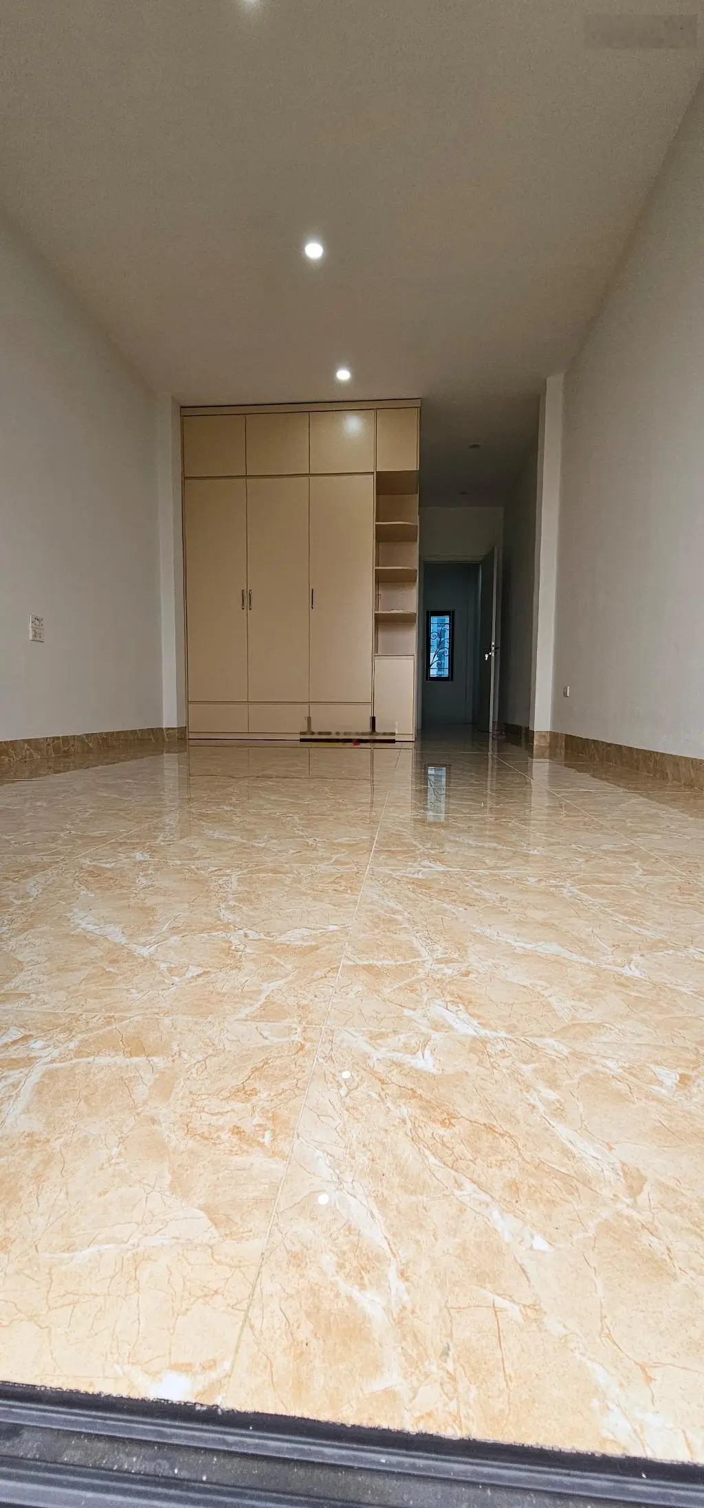 Ban nhà mới, ngọc lâm, long biên 58m, 5 tầng thang máy, oto đỗ cửa 11.5 tỷ.