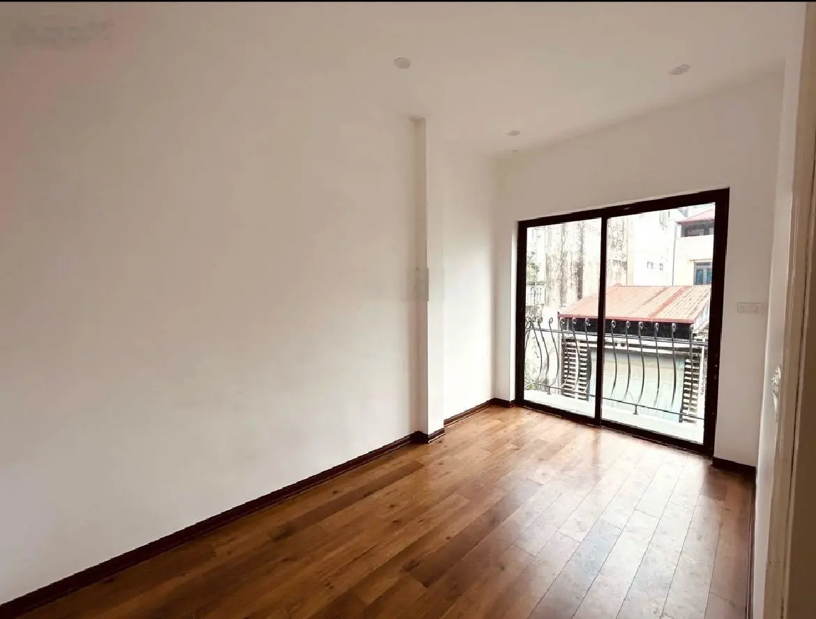 Tổ4 TT thị trấn Đông Anh ngay cạnh chợ trung tâm nhà đẹp 75m2 6tầng MT 5m KD sầm uất nhiều tiện ích