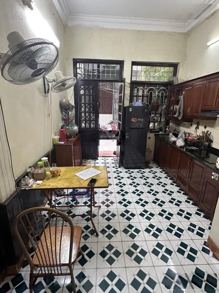 Hiếm, bán nhà phan văn trường, 2 mặt ngõ - ô tô - kinh doanh đỉnh, 35,5 m2, giá 12,5 tỷ.