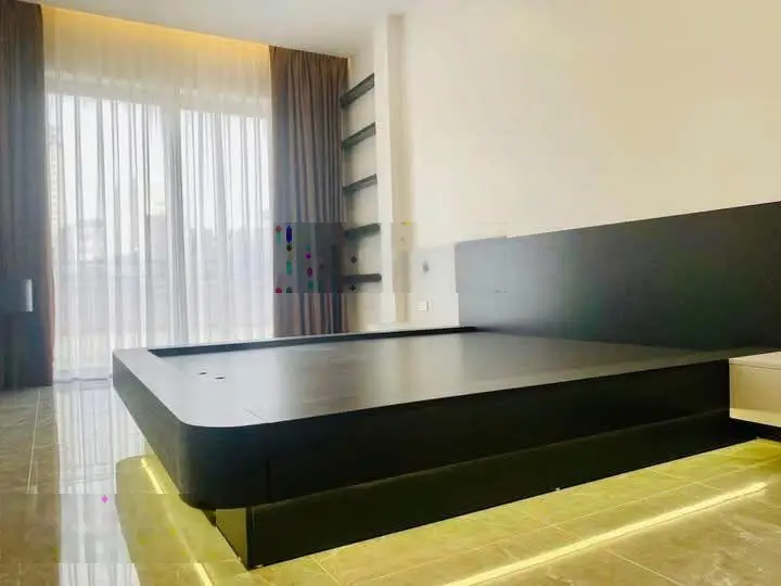 Bán nhà ngay ngã tư minh khai bạch mai. diện tích: 38m x5 tầng. lh: 0916990560