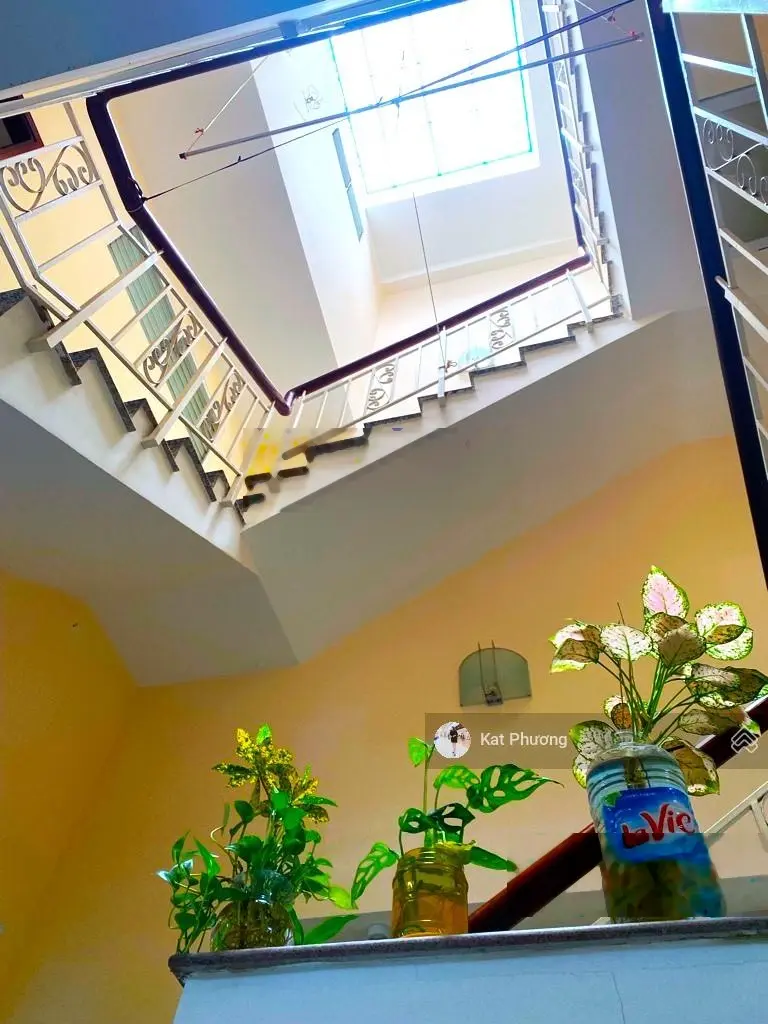 Hiếm mặt tiền kinh doanh khu vip P13, quận 10 - 80m2-4 tầng- ngang 4m- vỉa hè 8m-dòng tiền 45 triệu