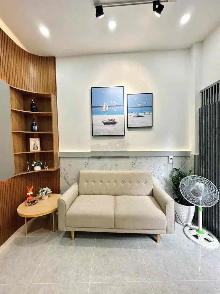 NHÀ SIÊU ĐẸP 3 TẦNG BTCT , QUẬN SIÊU VIP, CHỈ NHỈNH 2 TỶ