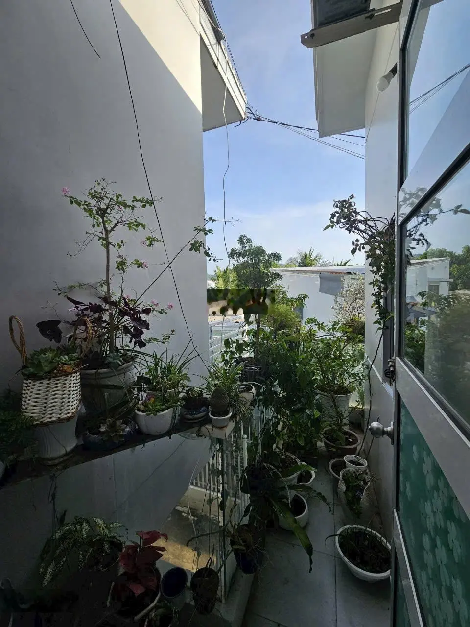 Bán nhà 2 tầng 2PN tt TP Nha Trang , hẻm Hương Lộ Ngọc Hiệp, 1 tỷ 890, sổ hoàn công có nội thất