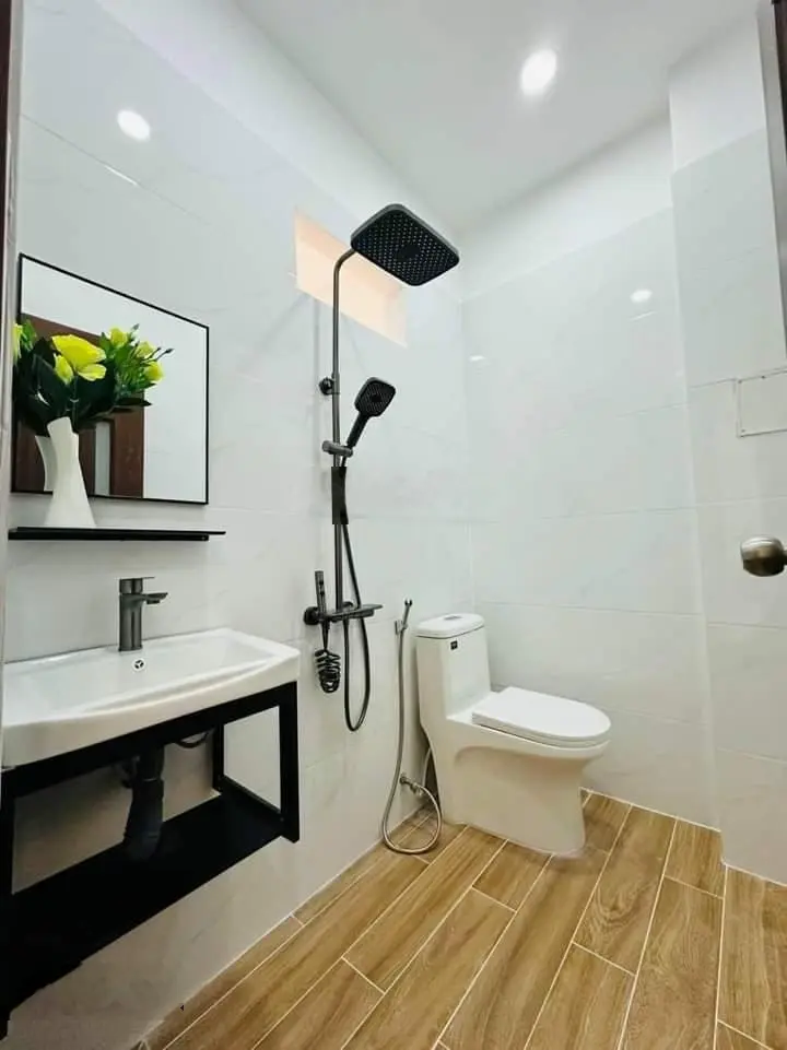 Bán nhà Đ.Bạch Đằng,P.2, Tân Bình gần sân bay Tân Sơn Nhất chỉ 2tỷ630, DT:47,6m2.LH:0906 527 ***