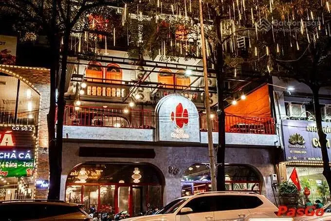 Cực hiếm. Bán Lô góc 5 tầng ngã tư phố Trung Hòa. Đang cho thuê 1.5 tỷ/năm