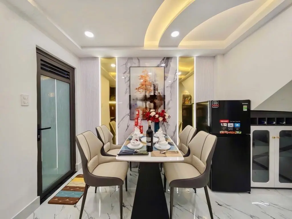 Bán nhà phố - khu dân trí cao - nhà mới dọn vào ở ngay