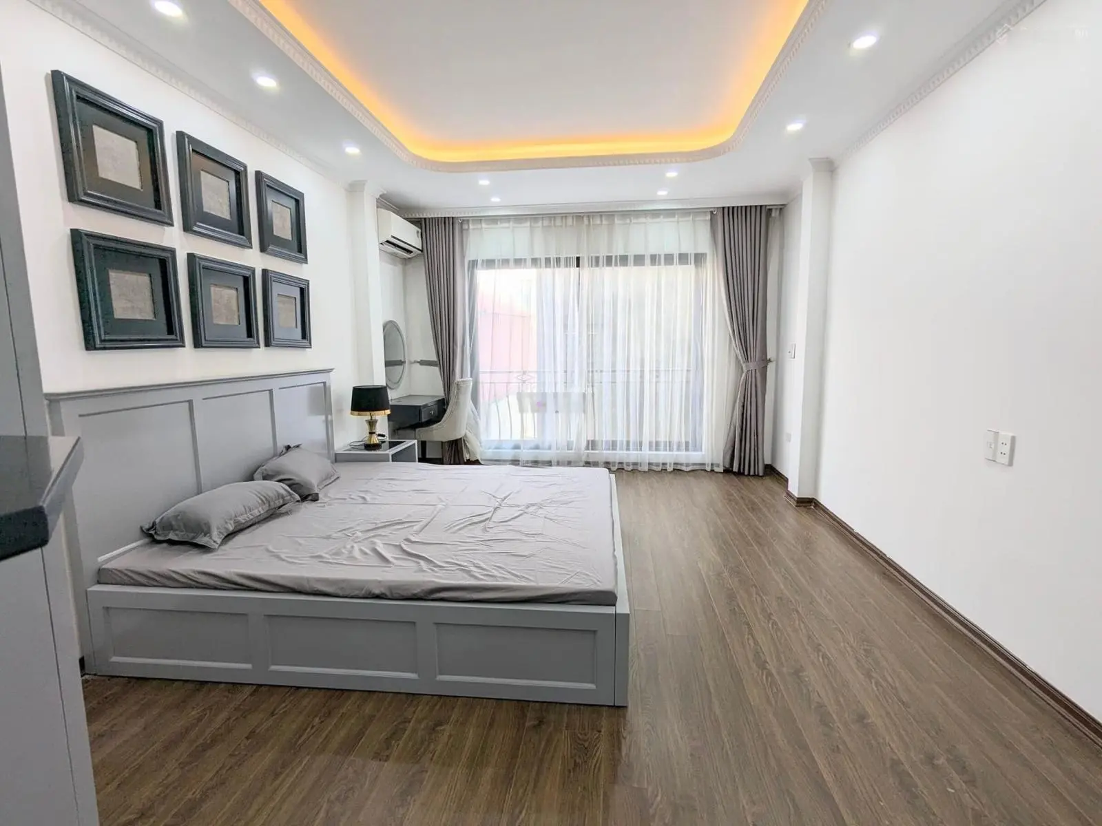 Bán gấp nhà mới nguyên tem phố Quốc Tử Giám Đống Đa 50M 6 tầng thang máy giá hơn 11 tỷ oto 10m