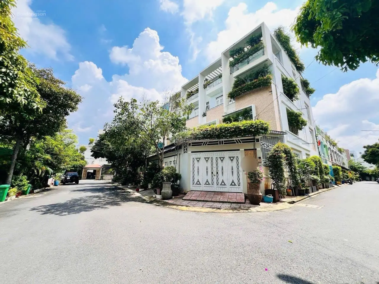 Cực sốc! Giảm 2 Tỷ bao giá toàn khu- Bán nhà 1T2L đường 10m sát Tô Ngọc Vân - Dt 145m2 ( ngang 10)