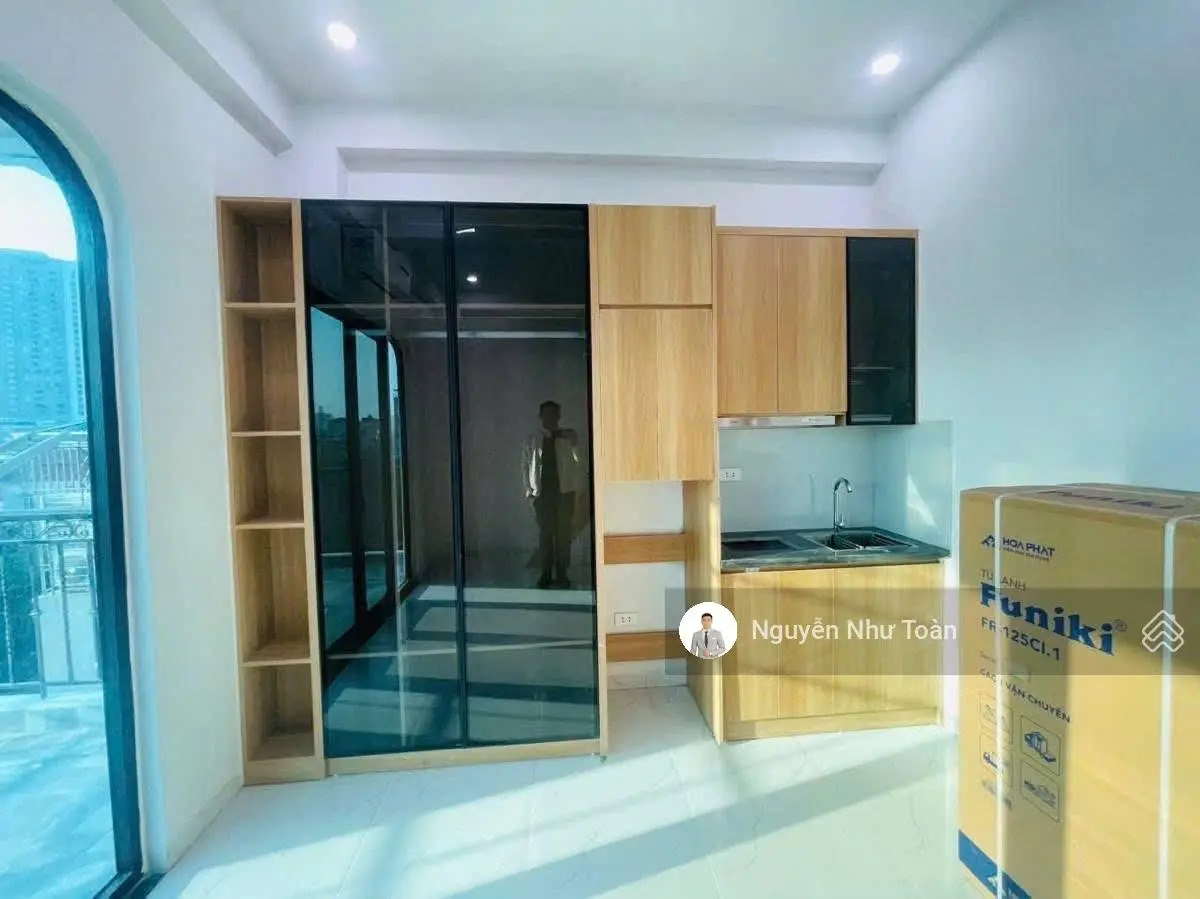 Siêu phẩm* view hồ quan nhân* 8 tầng thang máy* 29 phòng kk* dòng tiền 2.5 tỷ/năm* ô tô vào nhà