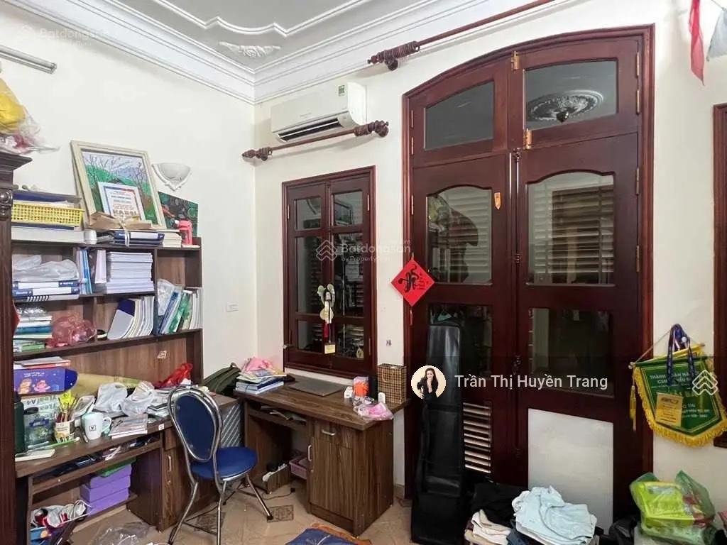 Bán nhà mặt phố Vũ Phạm Hàm, sát Trung Hòa 70m2 mới đẹp 5 tầng thang máy, gara, mặt tiền 5m, 31 tỷ