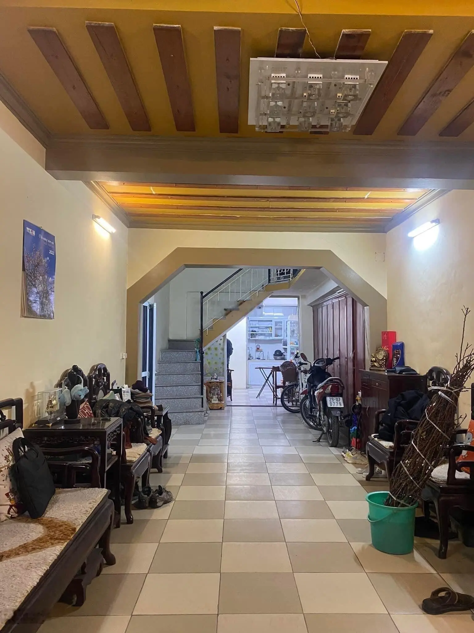 bán nhà mặt phố Lê Duẩn - Đống Đa 68m2 tặng nhà 3 tầng kiên cố, lô góc kinh doanh đỉnh