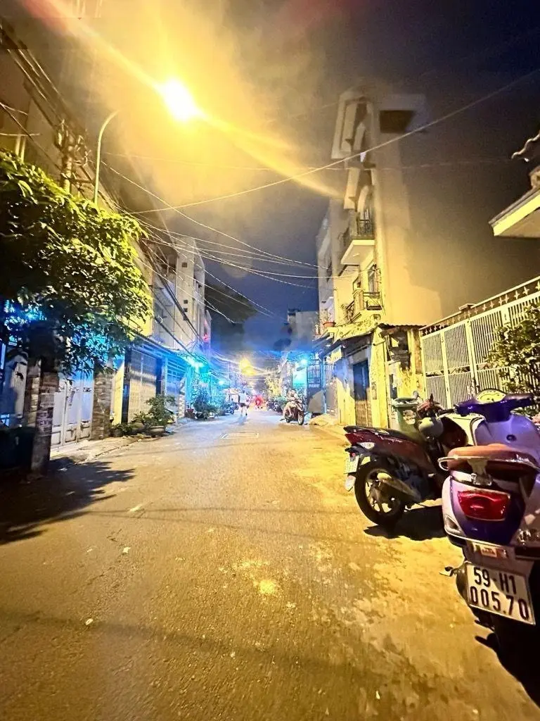 Nhà bán 3 tầng. Bình Tân, đường Lê Đình Cẩn