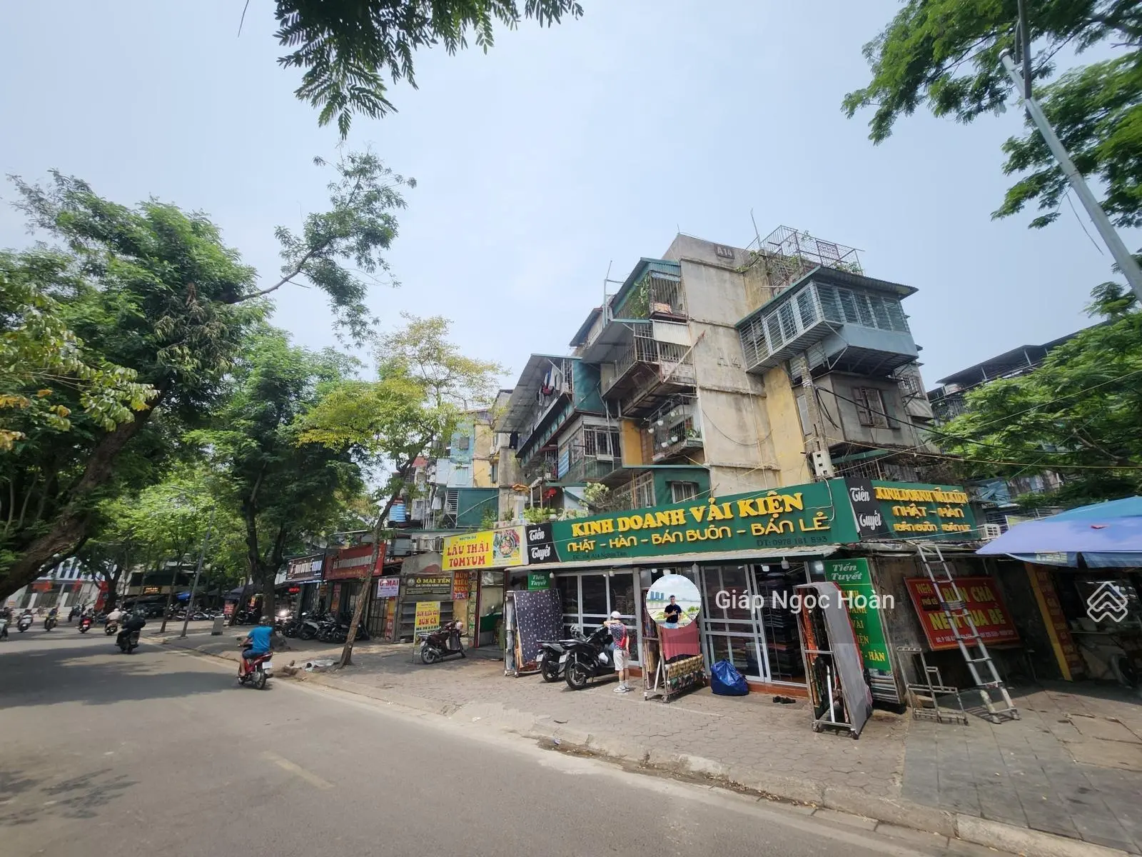 Bán căn hộ t1 mặt phố nghĩa tân 170m2 mt8m siêu kinh doanh hái tiền giá 18 tỷ