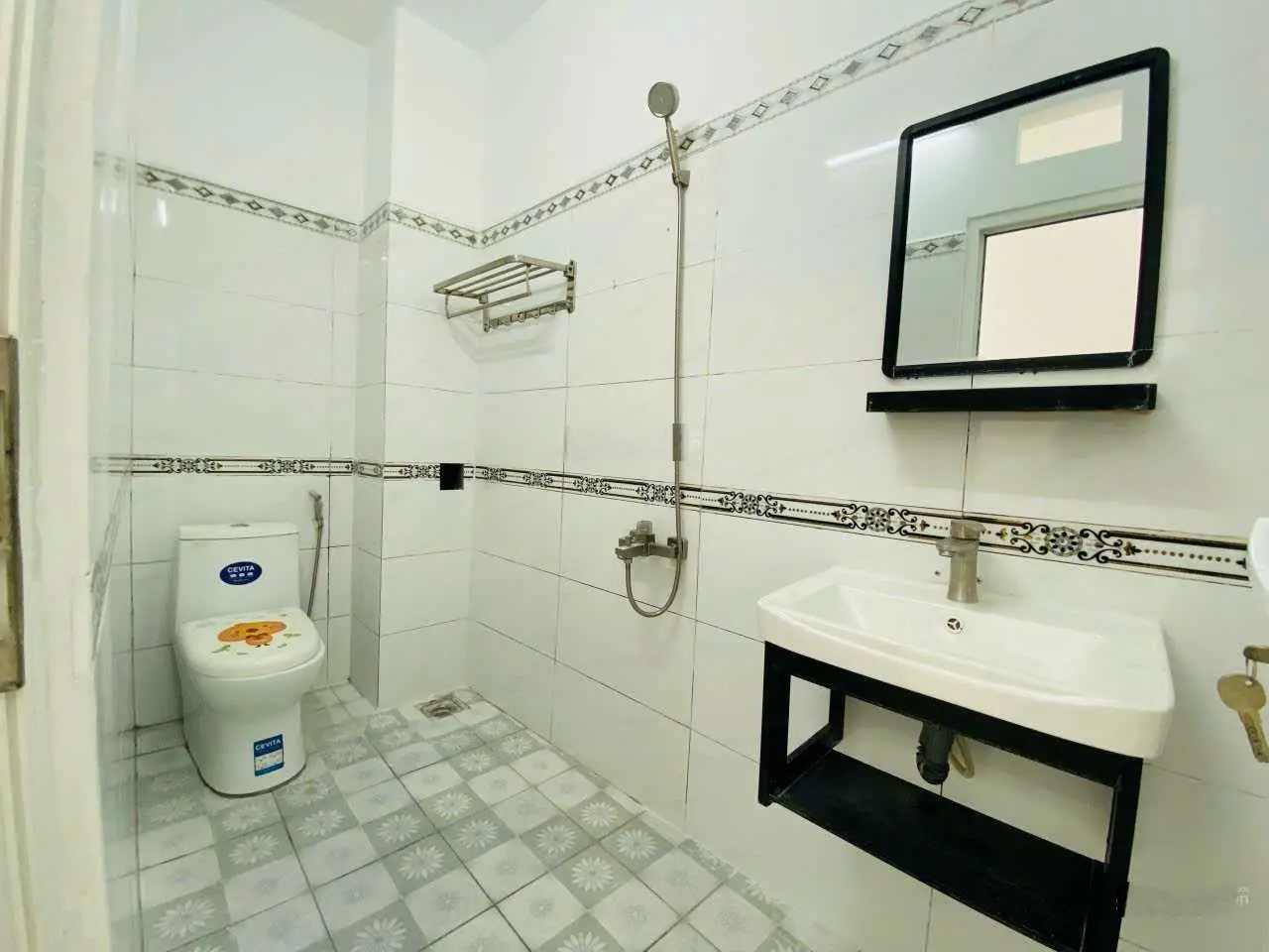 Bán nhà 2 lầu, hẻm 1/ ngay chợ Lê Đình Cẩn, P. Tân Tạo, Bình Tân - Giá nhỉnh hơn 2 tỷ