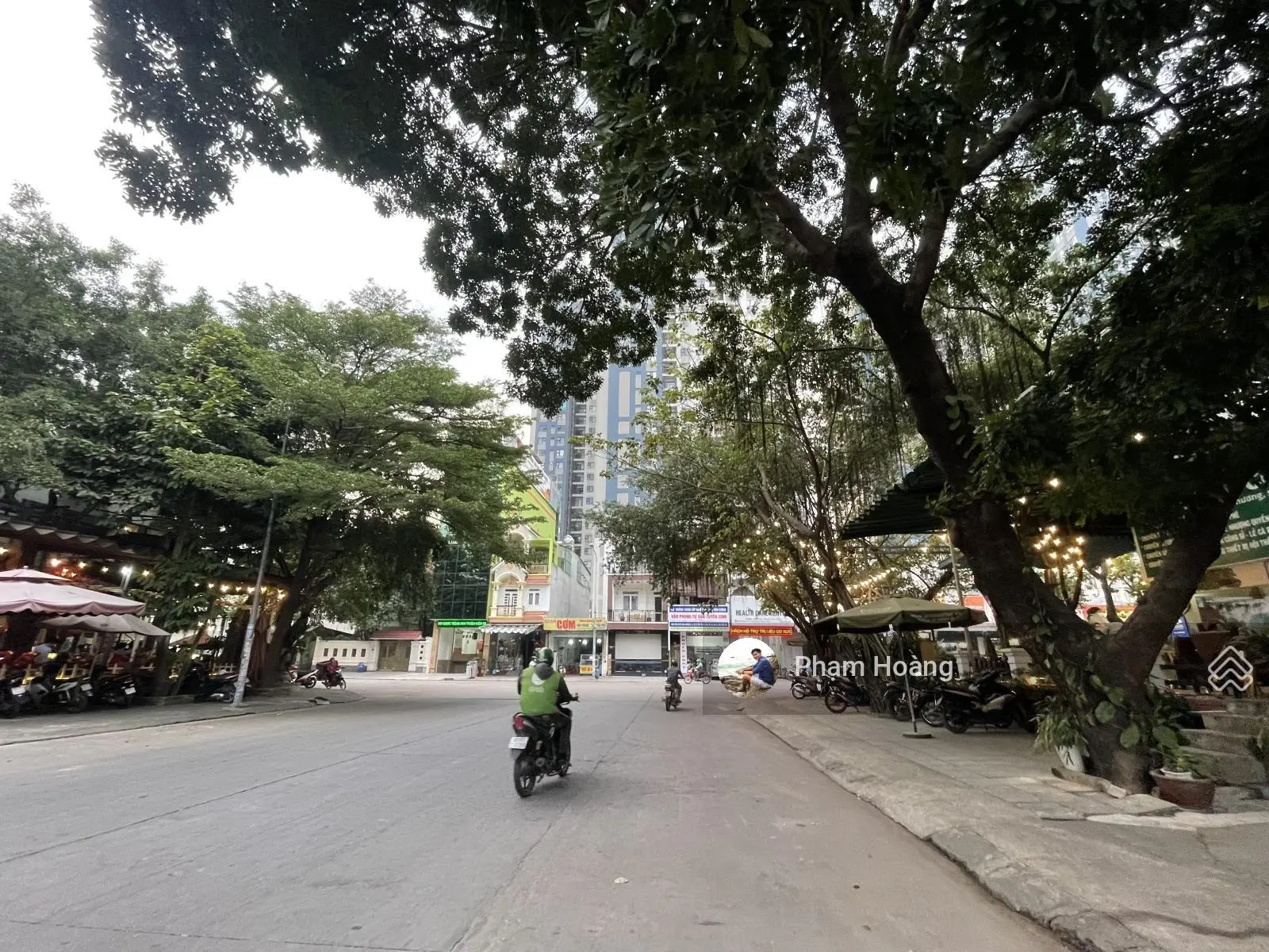 CẦN BÁN GẤP NHÀ 1 TRỆT 2 LẦU +TRUNG TÂM TP. DĨ AN CHỈ 4,4T - Diện tích: 72m ngang 4 - Đường nhựa