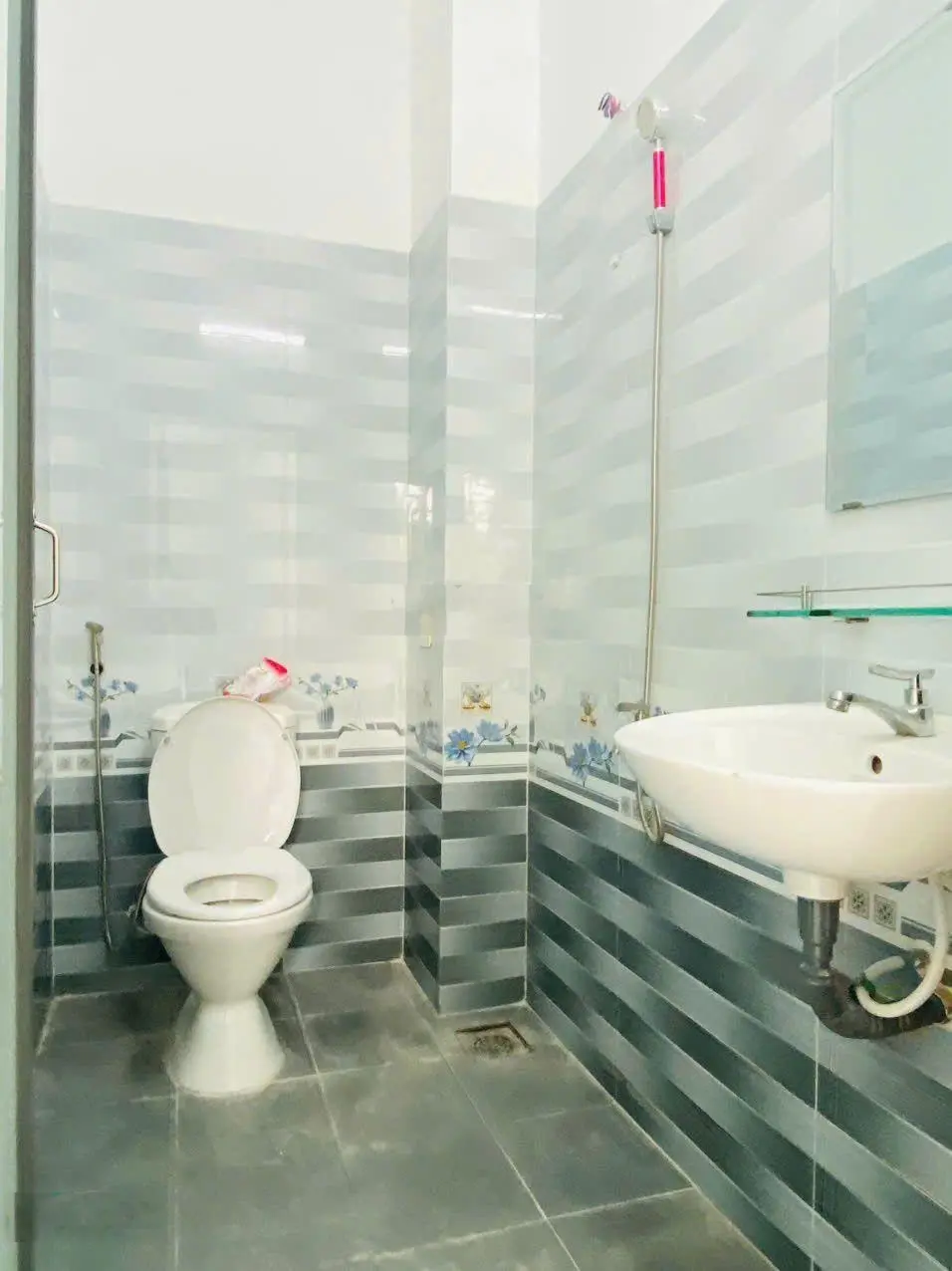 Bán căn nhà mới đẹp lắm a chị ơi nhà ở thị trấn cần giuộc DT 72m2 giá 1ty385tr chính chủ sang tên