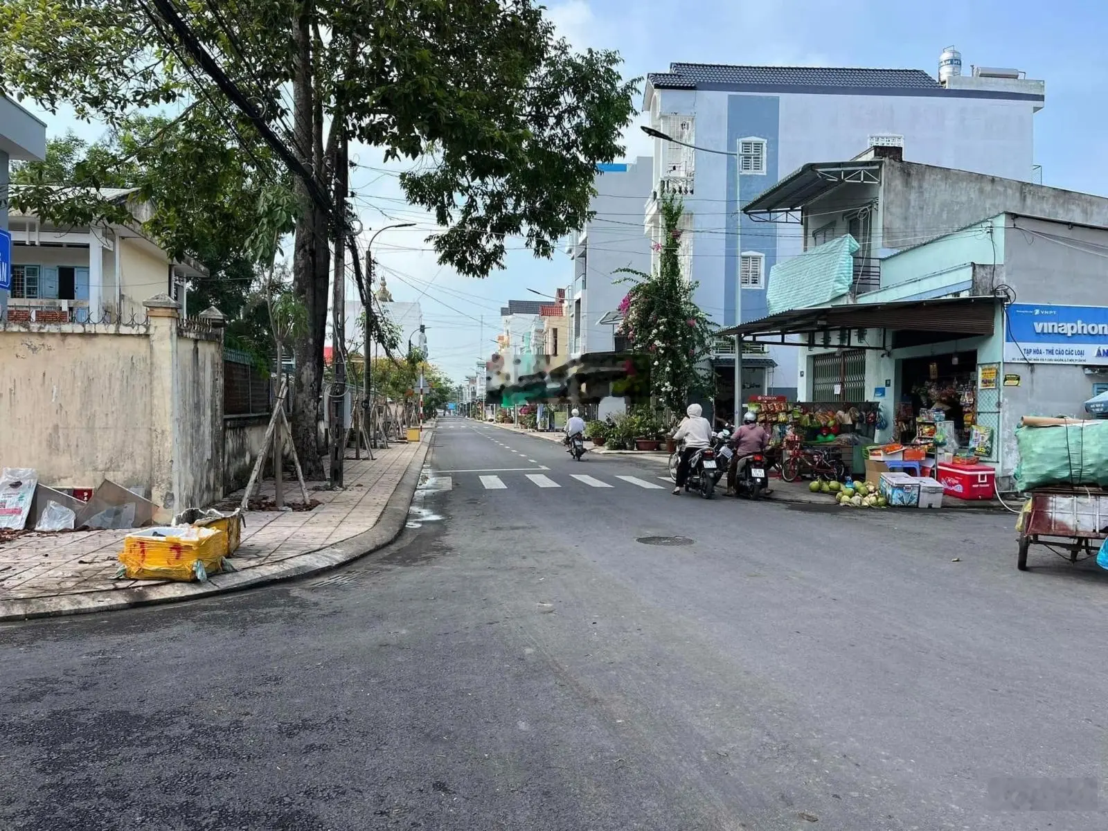 Bán ngộp đất vị trí đẹp MT Trương Văn Kĩnh, P1, Trà Vinh. DT 5x20, 100m2