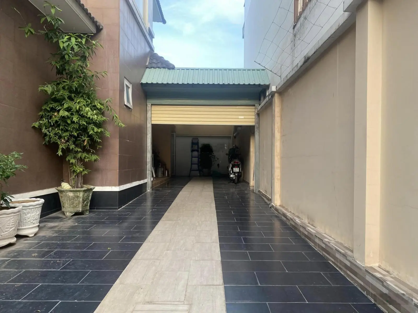 Bán biệt thự Q2, 404m2, 16.5m x 25m. Chủ cần bán gấp giảm hẳn 5 tỷ, Bình Trưng Tây
