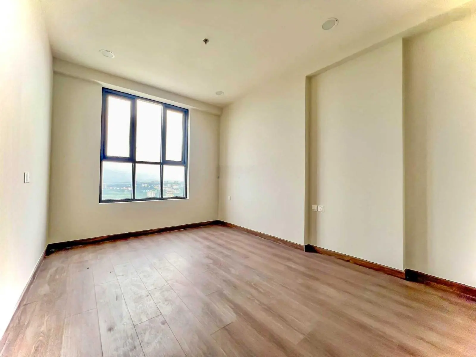 Chủ ngộp bank cần bán gấp căn hộ HT Pearl 2PN, 2WC 73,46m2 giá 2.3 tỷ