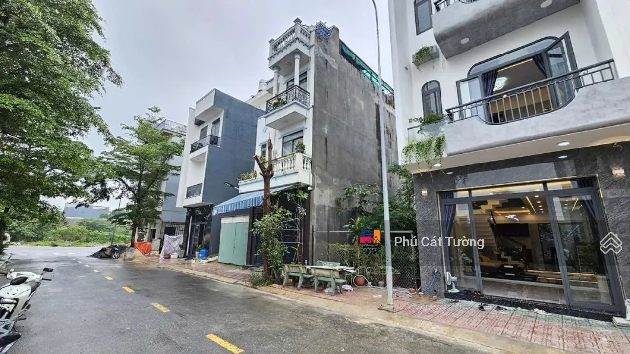 Bán nhà gần UBND Phường Bình Chuẩn, 2 tỷ 2 giao nhà, sổ hồng riêng, có sân vườn