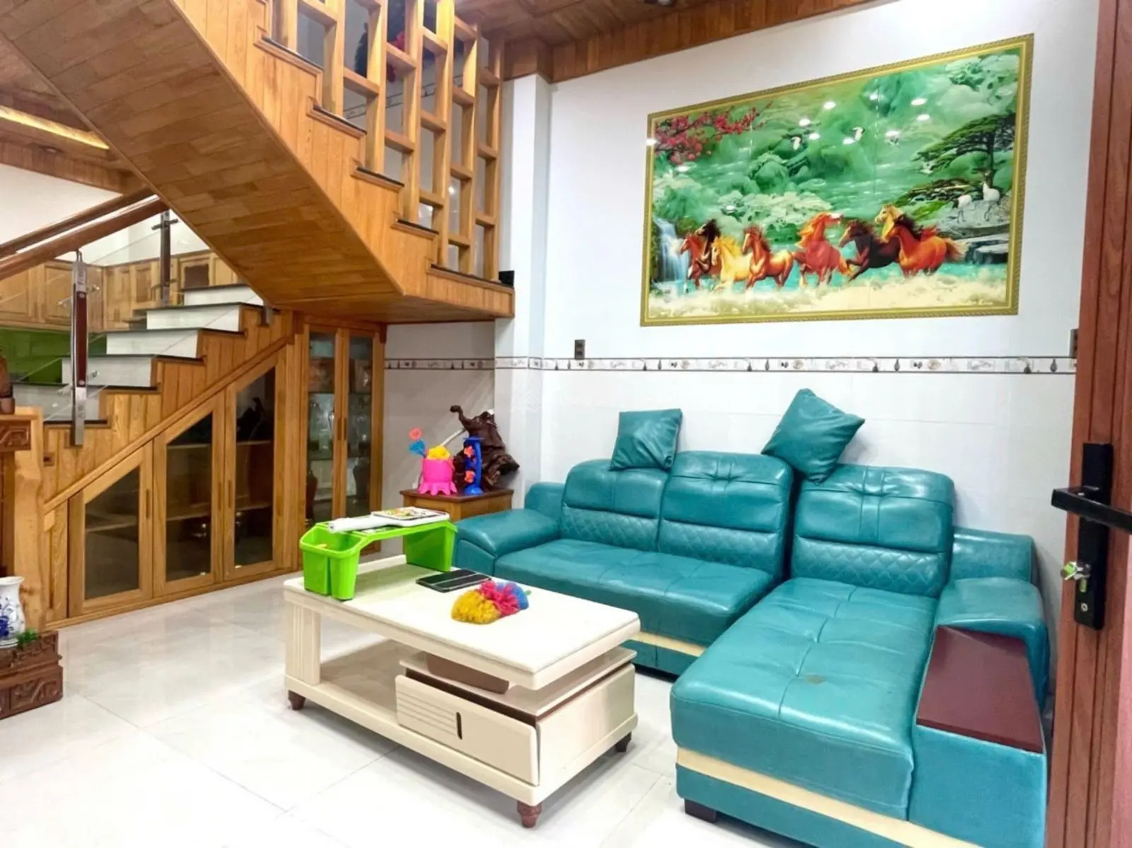 Bán nhà 3 tầng đẹp, ngay Chợ Chiều, hẻm Đường Lương Đình Của, Vĩnh Ngọc, Nha Trang
