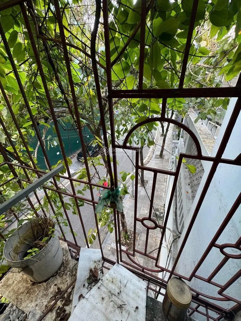 Bán căn hộ tập thể ngõ 16 Tây Kết DT 75m2 thiết kế 2PN, 2 WC giá chỉ 3.5 tỷ view đẹp