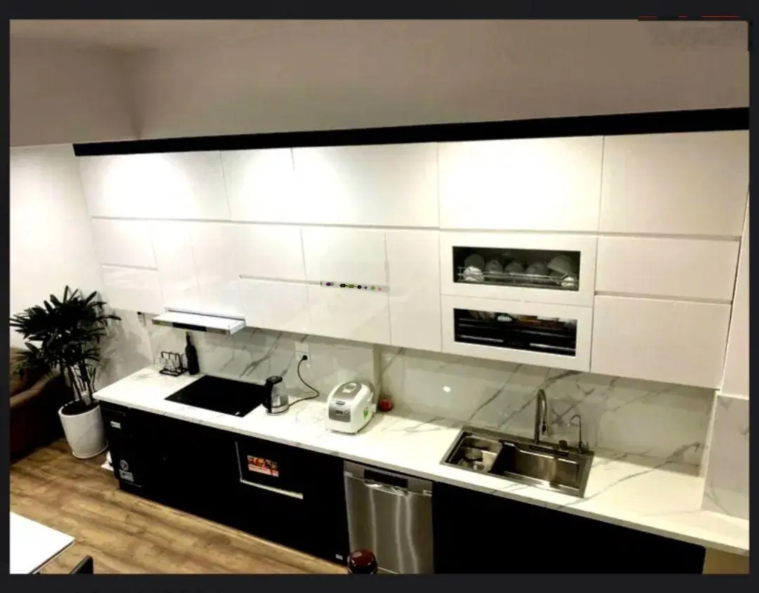 Chính chủ gửi bán nhà mặt ngõ Lạc Long Quân diện tích 46m2, 5 tầng, full nội thất