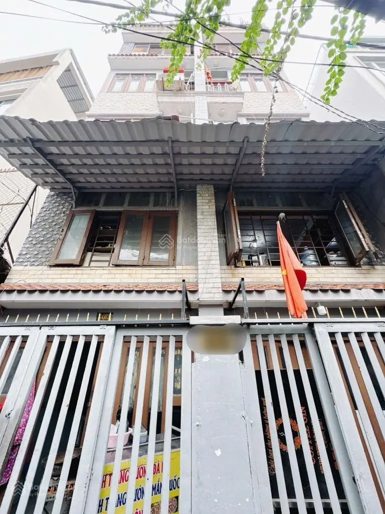 Nhà đẹp q4- 2 căn 48m2 - 6 tầng 8pn - sát mt đường - chỉ 7 tỷ nhỉnh