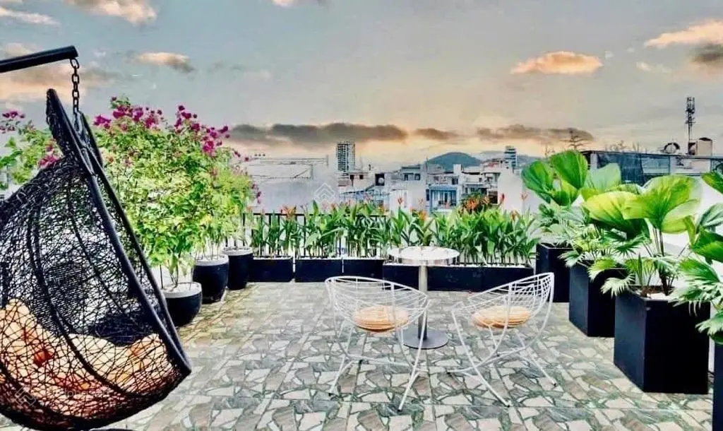 Nhà 4tầng kiên cố trung tâm hoà cường bắc hải châu,cách nhà 30m tô đậu đỗ ngày đêm -full nội thất
