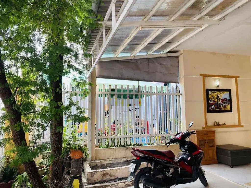 4.55 TỶ NHÀ 105M2 NGANG 5.5M HXH QUAY ĐẦU GẤP BÁN