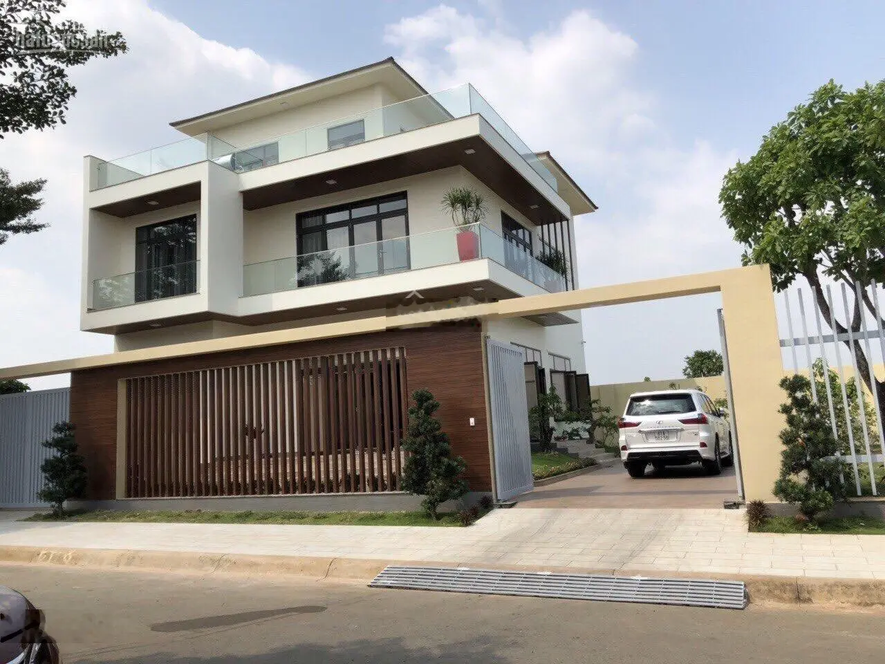 Hàng Siêu Hot Khủng 3233m2,xây trường học,siêu thị Deal Trực tiếp chủ ngay ĐHQG khu Bình Nguyên