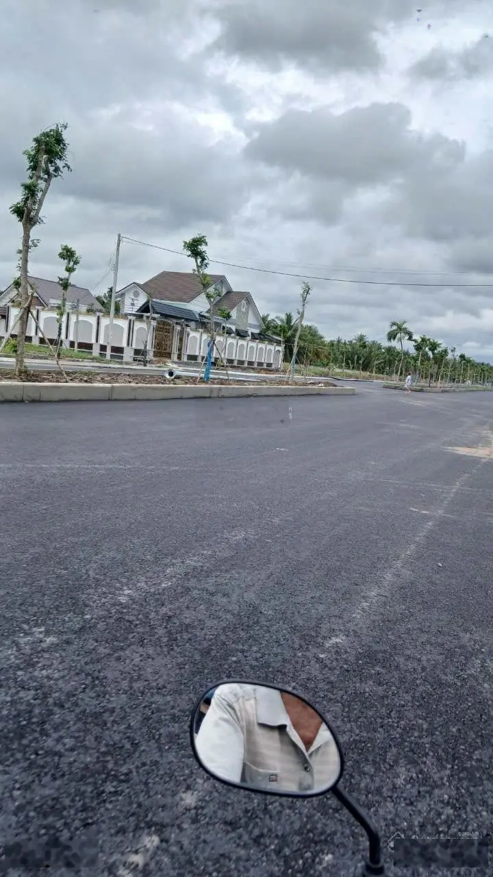 GĐ em cần bán đất Bến Tre gần vòng xoay Đại Lộ Đông Tây DT 570m2 (10x57m) 50m2 thổ cư ĐT 0906 309 ***