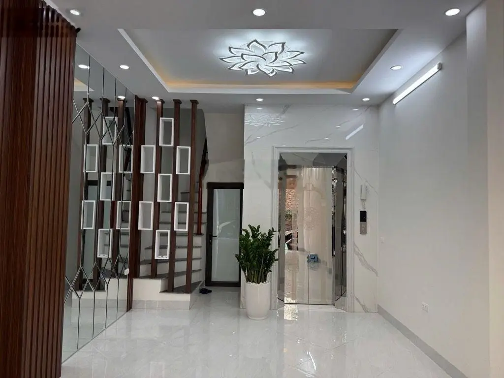 Bán nhà nguyễn chính - hoàng mai - thang máy - oto tránh - kinh doanh
