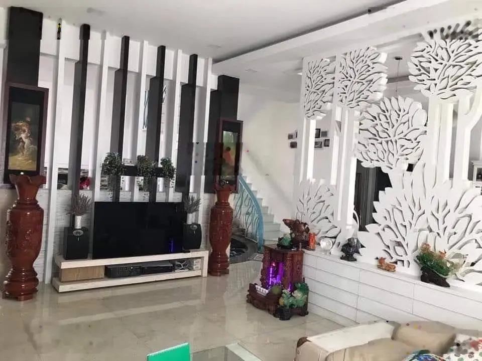Bán nhà biệt thự VIP Bờ Bao Tân Thắng, đối diện Aeon Mall Tân Phú, DT 12mx16m, 3 lầu mới đẹp, NTCC