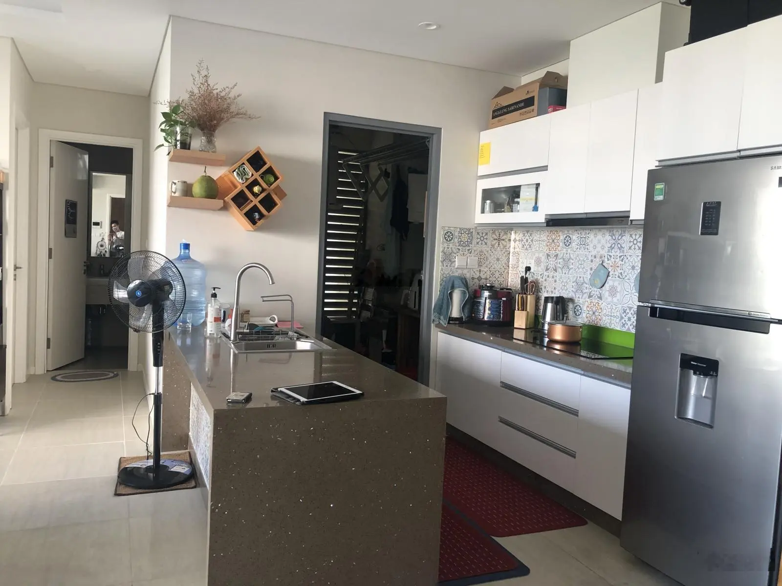 Bán gấp 2PN tháp Bora view trực diện hồ bơi + 1 góc sông- đầy đủ nội thất -chỉ 7.3 tỷ bao thuế phí.