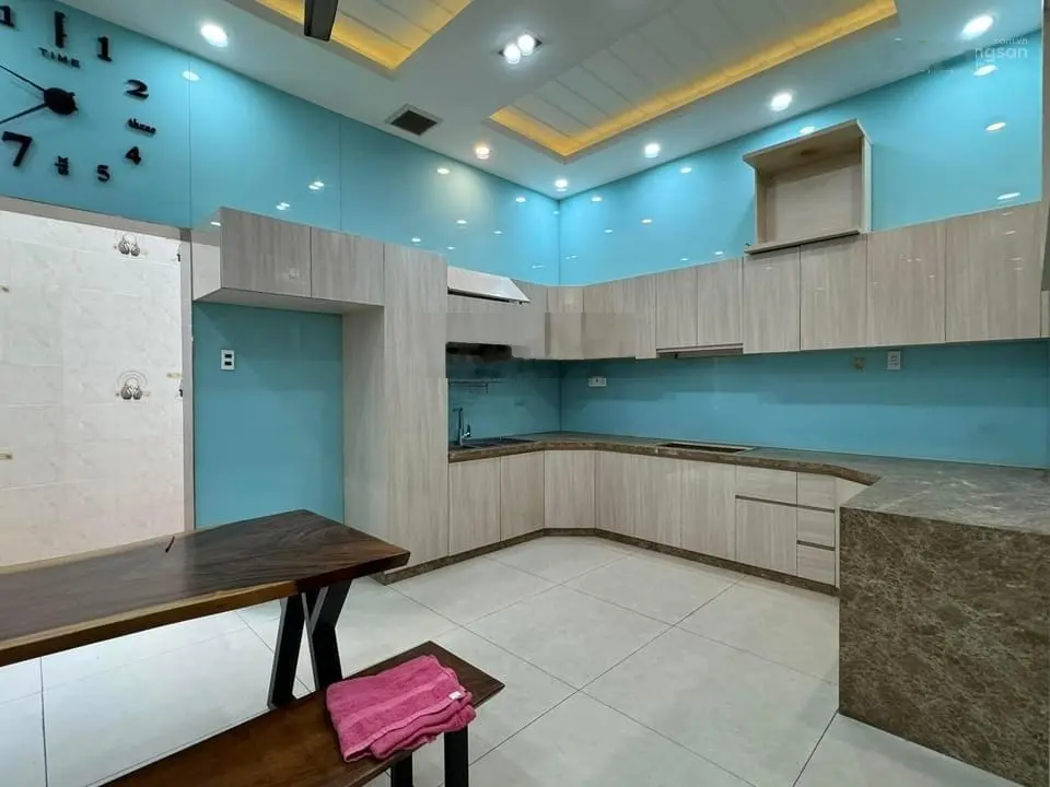 Bán nhà ở mặt tiền đường Cách Mạng Tháng 8, phường 7, Tân Bình, giá 3 tỷ 800 triệu
