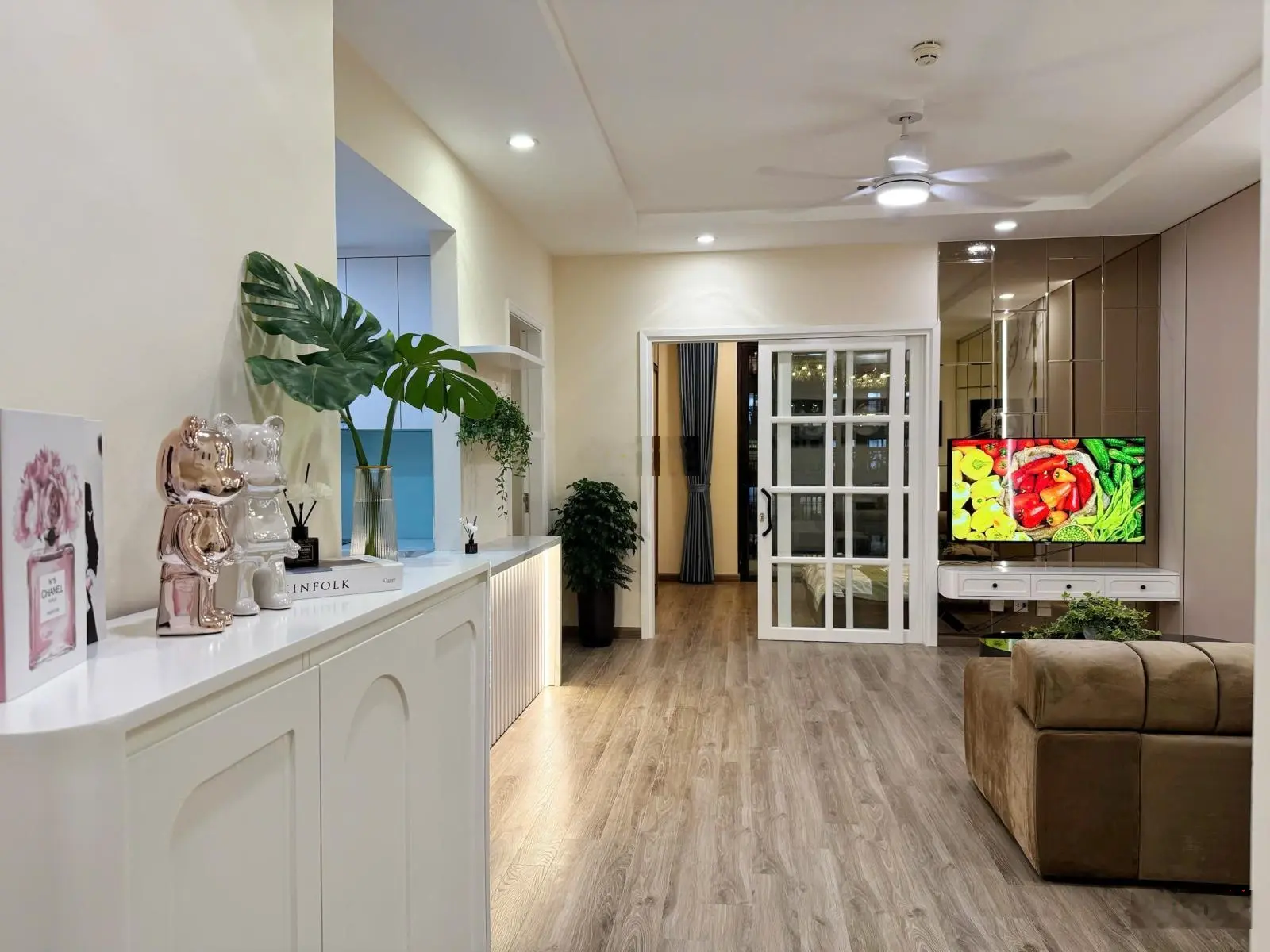 chuyển căn lớn cần Bán 2 sáng ngủ diện tích 83m nhà sửa đủ đồ đẹp view nhạc nước lh em 0974 532 ***