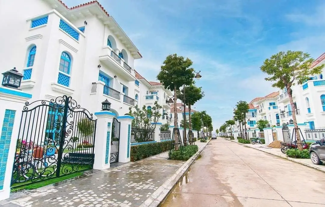 Bán căn biệt thự sun Feria mặt biển giá không thế tin nổi, liên hệ 0936 899 ***