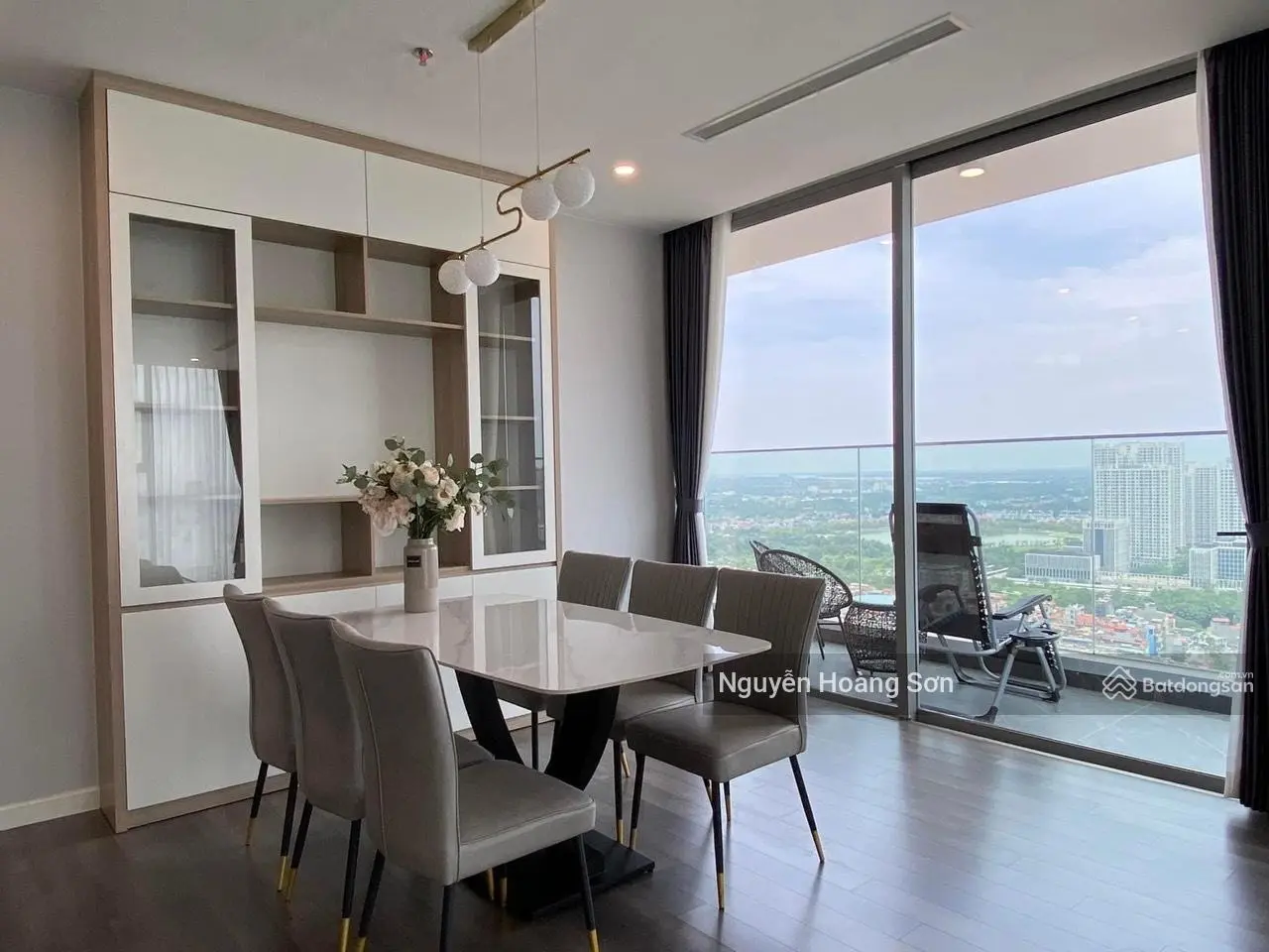 Bán căn chung cư 2PN 94m2 tại 93 Lò Đúc - Kinh Đô Tower, giá 7,7 tỷ. LH 0906 244 ***