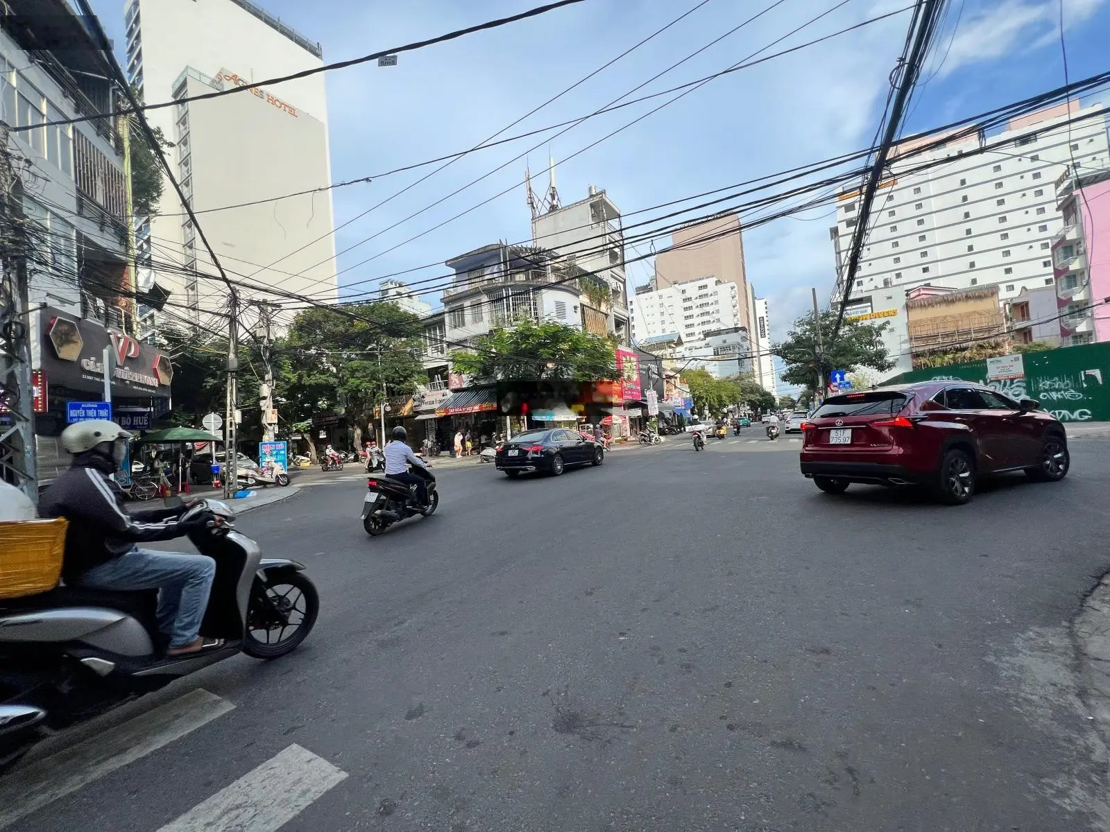 Bán nhà 2 mặt tiền đường Tô Hiến Thành và hẻm 6m đường Biệt Thự, Nha Trang