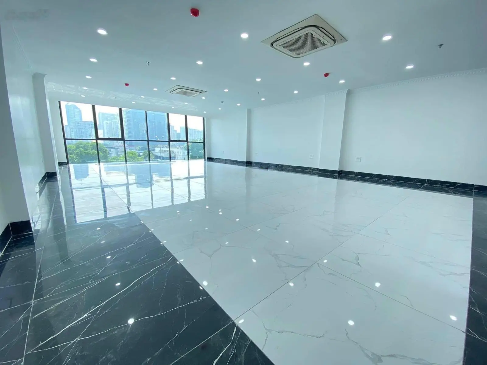 Bán nhà mặt phố Đình Thôn Mỹ Đình 100m2 9 tầng thang máy HS thuê 160tr/tháng, giá 39 tỷ (TL)