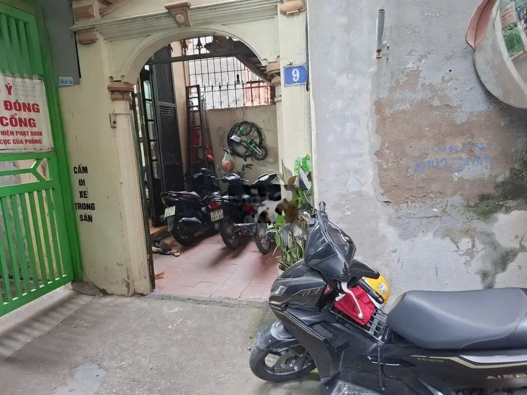 Bán nhà Hồ Tùng Mậu, Cầu Giấy. DT 61m2, 4 tầng, giá 8.8 tỷ